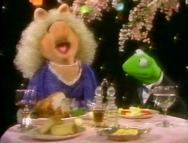 File:Playhouse-KermPiggy12.jpg