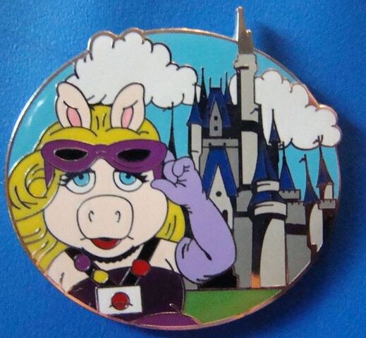 File:Pincastlepiggy.jpg