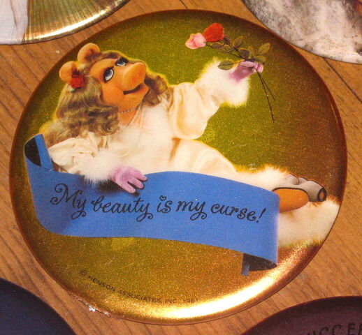 File:Beauty button.jpg