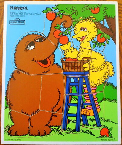File:PlayskoolSnuffyBigBirdApples.jpg