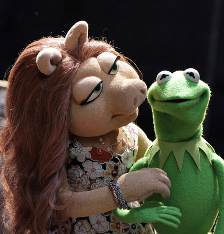File:Denise and Kermit.jpg