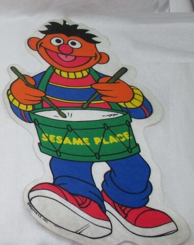 File:Three-sesame-place-amusement-park-felt-pennant-cut-out-18-bert-ernie-big-bird-2.jpg