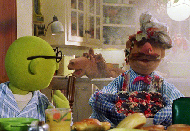 File:Horse Muppet boarding house.jpg