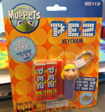 File:Basic fun pez keychain 3.jpg
