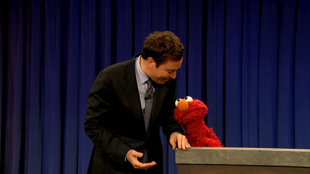 File:Fallon&Elmo-(09-19-2012).jpg