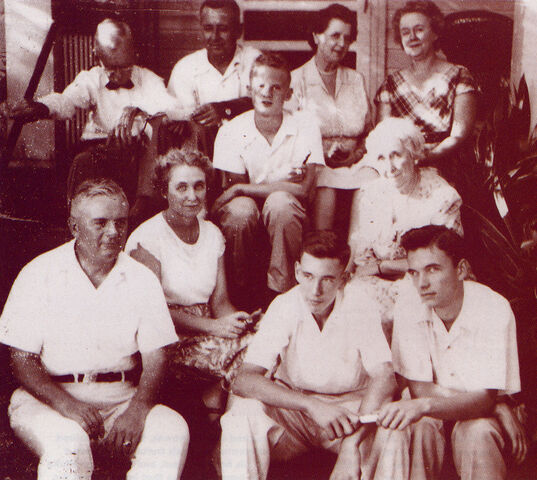 File:HensonsInHyattsville.jpg