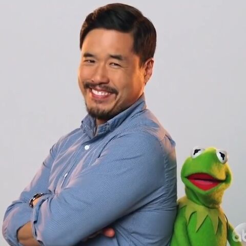 File:Randall Park.jpg