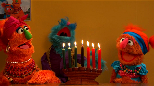 File:HolidayLights-03.png