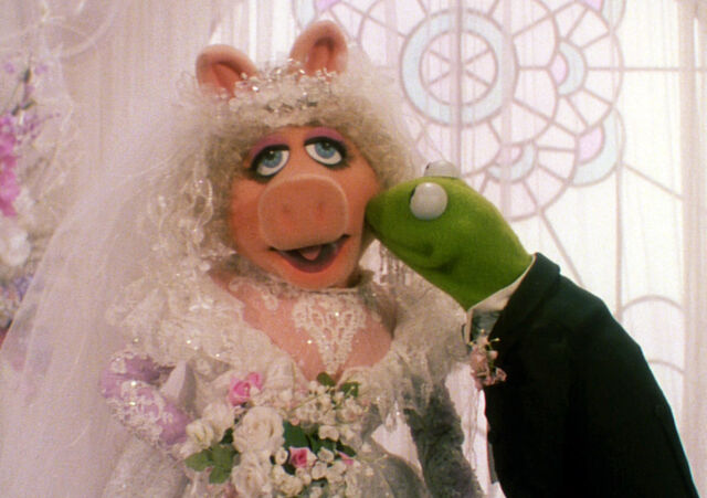 File:TMTM-WeddingKiss.jpg