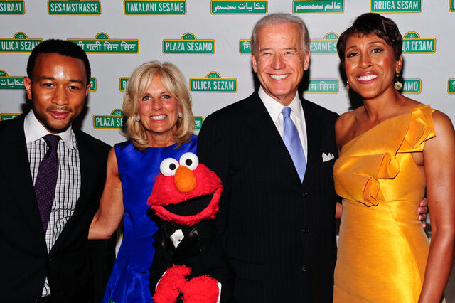 File:Gala2010-host.jpg