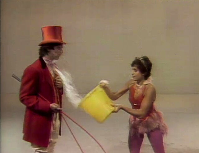 File:BeforeAfterCircus.jpg
