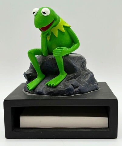 File:00 notepad and pen holder.jpg