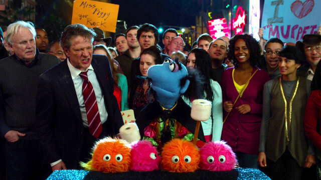 File:TheMuppets-(2011)-Finale-MarvinSuggs&Muppaphone.jpg