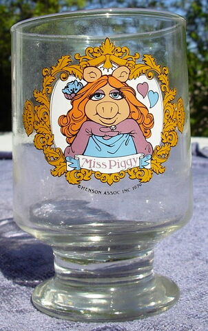File:Ravenhead piggy glass.jpg