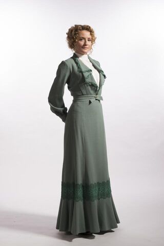 File:Season 7 Julia 01.jpg