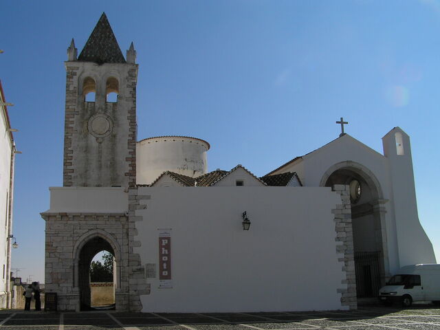 Ficheiro:Galeria D Dinis 2008.jpg