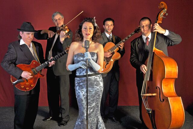Datei:Jazzband Viola-con-Padrinos-800kb.jpg