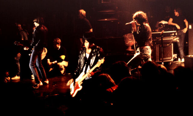 File:Ramones 30081980 10 800.jpg