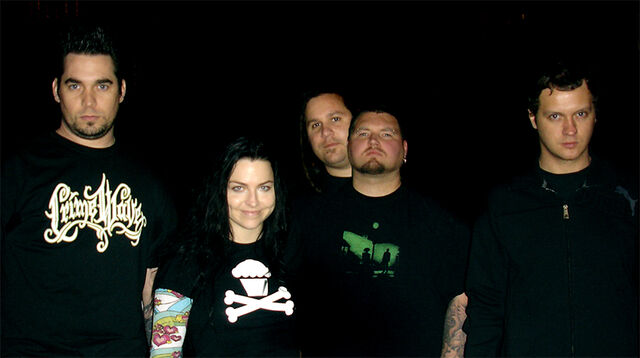File:Evanescence Oct 24, 2006.jpg