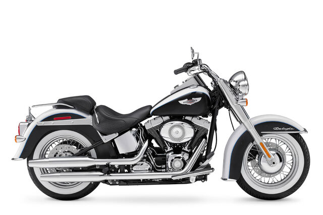 File:2009-Harley-Davidson-Softail-FLSTNSoftailDeluxea.jpg