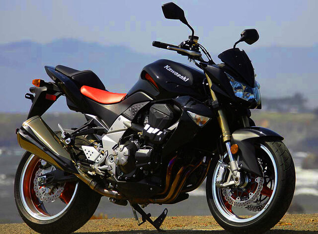 File:Kawaskai Z1000 5.jpg