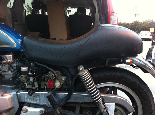 File:CM400 Cafe Seat.jpg