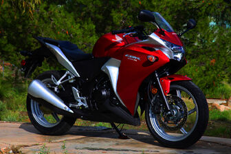 2011-Honda-CBR250R-1