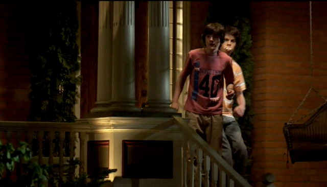File:Benny-and-Ethan-lol-my-babysitters-a-vampire-24337492-672-384.png
