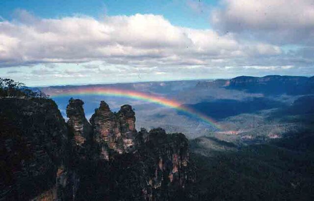 File:3sistersrainbow2.jpg