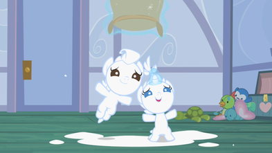 Pound & Pumpkin covered in flour se2ep13.png