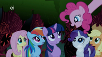 Pinkie Pie canta