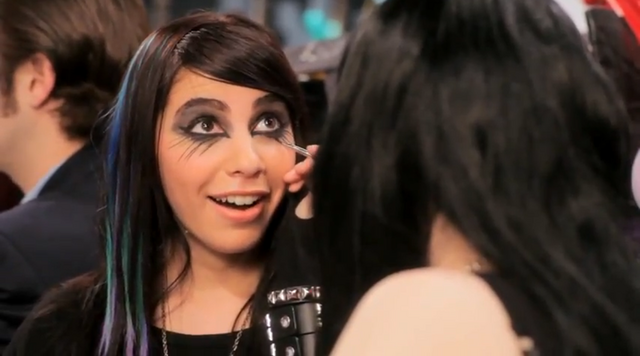 File:Scene+getting+a+makeover+by+gorgol.png