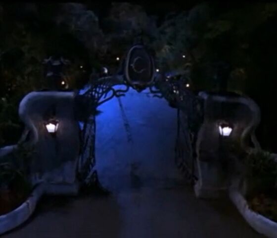 File:Casanova Frankenstein's front gate.jpg
