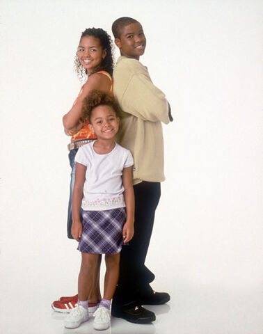 File:Mwak-cast3.jpg