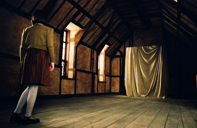 File:Lucy wardrobe.jpg