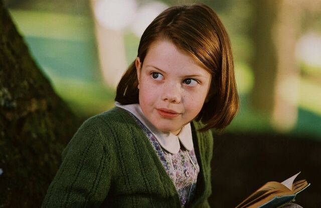 File:Lucy sitting.jpg