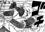 Sasuke soca um Shin gigante.PNG
