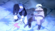 Sasuke protege Naruto (Anime).png