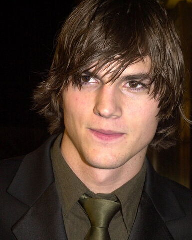 File:Ashton-Kutcher 0 20110512230943.jpg