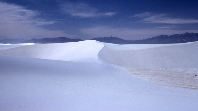 File:White Sands National Monument (new crop).jpg