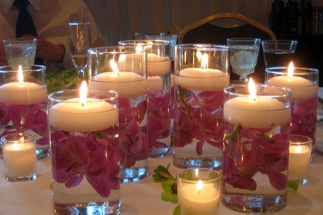 File:Candles & Candles - 800px-Floating wedding candles.jpg