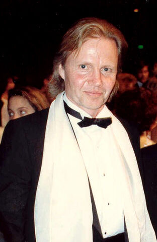 File:Jon Voight 1988.jpg