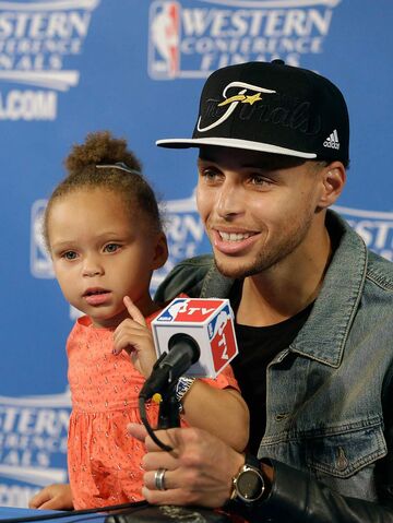 File:Riley-curry.jpg