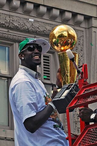 File:Celtics Rolling Rally.jpg