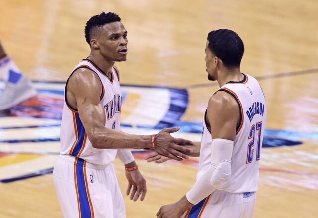 File:Russell-westbrook-andre-roberson-handshake-2016 oail7f.jpg