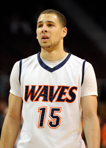File:WCC+Basketball+Tournament+First+Round+t5W1N1ADIwGx.jpg