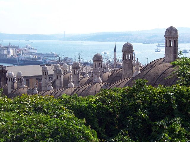 Fișier:Suleiman Mosque in Istanbul - Turkey (view to Bosphorus).jpg