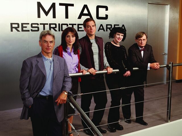 Datei:Team 4.jpg