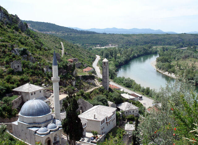 File:Pocitelj sa citadele.jpg