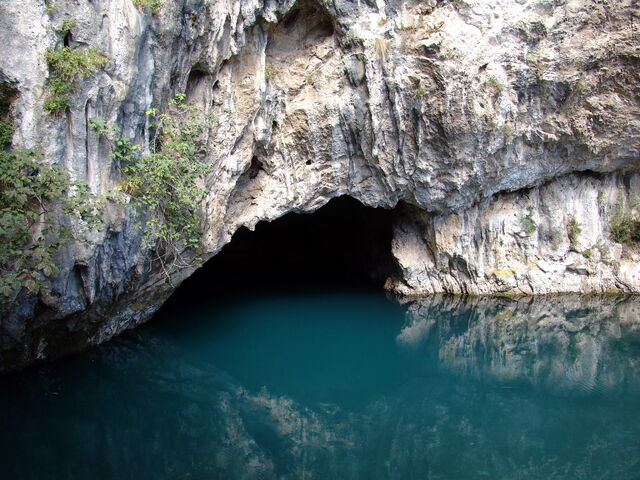 File:Vrelo Bune - 24322212.jpg